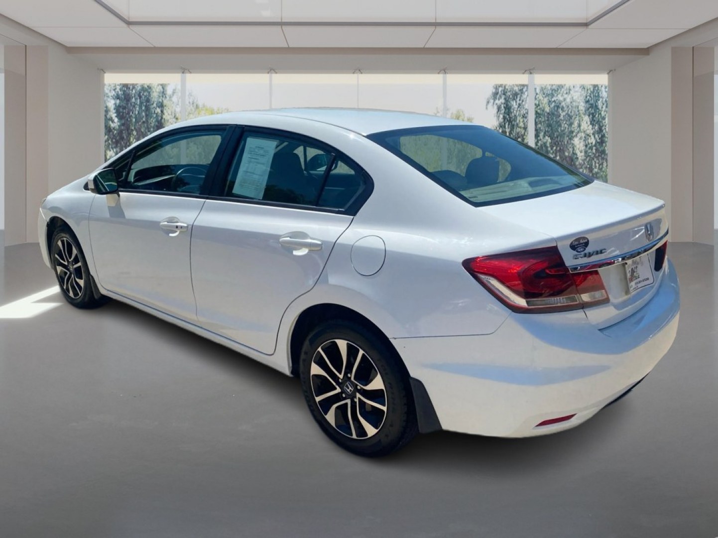 2015 WHITE HONDA CIVIC EX (19XFB2F88FE) with an 1.8L engine, Continuously Variable transmission, located at 908 SE 14th Street, Des Moines, IA, 50317, (515) 281-0330, 41.580303, -93.597046- Photo#4