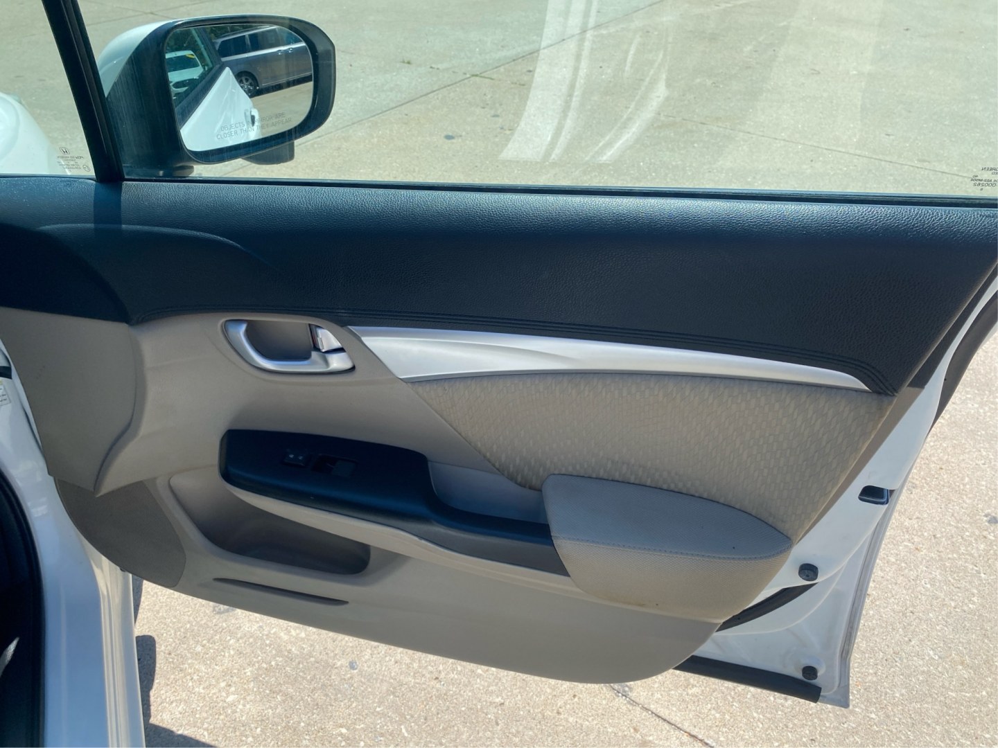 2015 WHITE HONDA CIVIC EX (19XFB2F88FE) with an 1.8L engine, Continuously Variable transmission, located at 908 SE 14th Street, Des Moines, IA, 50317, (515) 281-0330, 41.580303, -93.597046- Photo#20