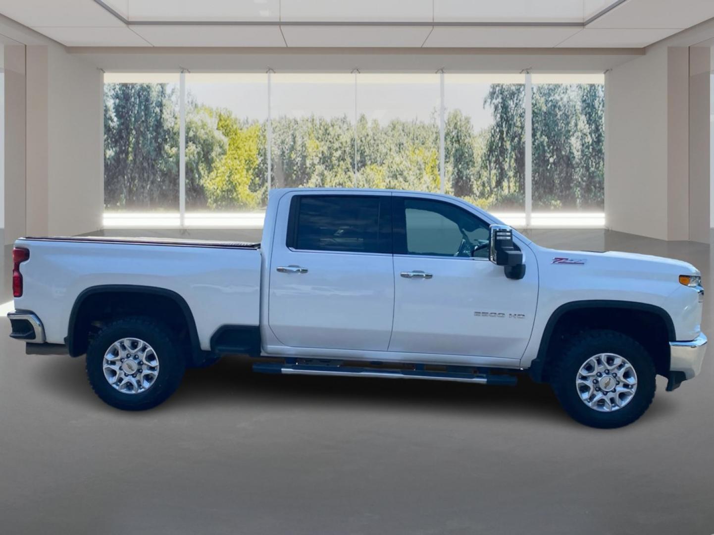 2022 WHITE CHEVROLET SILVERADO 2500 HEAVY DUTY LTZ (1GC4YPEYXNF) with an 6.6L engine, Automatic transmission, located at 908 SE 14th Street, Des Moines, IA, 50317, (515) 281-0330, 41.580303, -93.597046- Photo#1