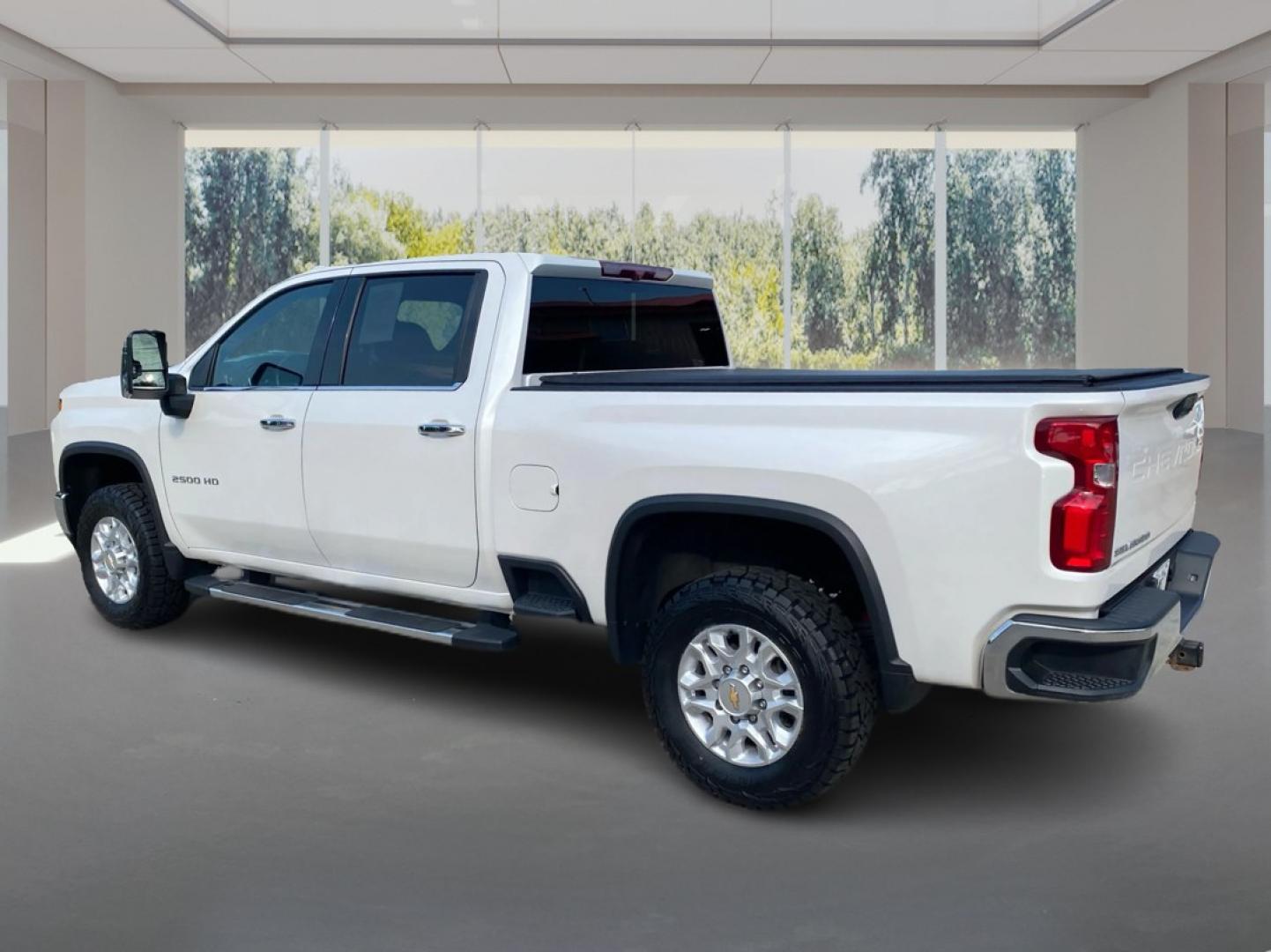 2022 WHITE CHEVROLET SILVERADO 2500 HEAVY DUTY LTZ (1GC4YPEYXNF) with an 6.6L engine, Automatic transmission, located at 908 SE 14th Street, Des Moines, IA, 50317, (515) 281-0330, 41.580303, -93.597046- Photo#4
