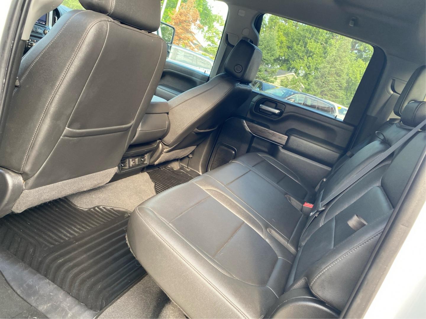 2022 WHITE CHEVROLET SILVERADO 2500 HEAVY DUTY LTZ (1GC4YPEYXNF) with an 6.6L engine, Automatic transmission, located at 908 SE 14th Street, Des Moines, IA, 50317, (515) 281-0330, 41.580303, -93.597046- Photo#9