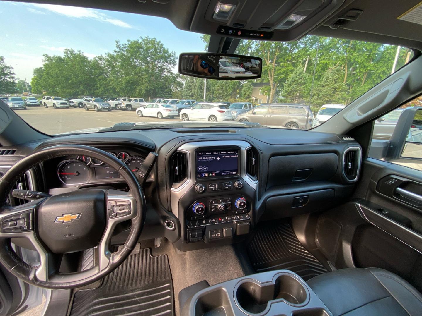2022 WHITE CHEVROLET SILVERADO 2500 HEAVY DUTY LTZ (1GC4YPEYXNF) with an 6.6L engine, Automatic transmission, located at 908 SE 14th Street, Des Moines, IA, 50317, (515) 281-0330, 41.580303, -93.597046- Photo#21