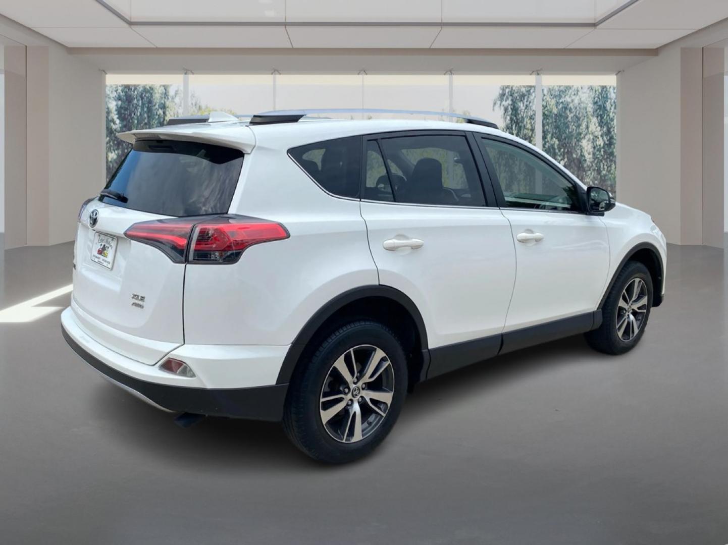 2018 WHITE TOYOTA RAV4 ADVENTURE (JTMRFREV4JJ) with an 2.5L engine, Automatic transmission, located at 908 SE 14th Street, Des Moines, IA, 50317, (515) 281-0330, 41.580303, -93.597046- Photo#2