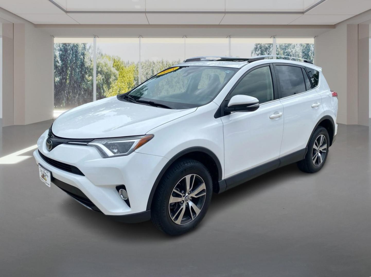2018 WHITE TOYOTA RAV4 ADVENTURE (JTMRFREV4JJ) with an 2.5L engine, Automatic transmission, located at 908 SE 14th Street, Des Moines, IA, 50317, (515) 281-0330, 41.580303, -93.597046- Photo#7