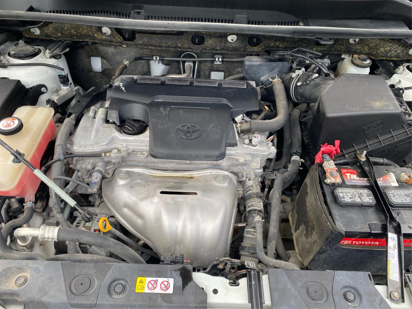 2018 WHITE TOYOTA RAV4 ADVENTURE (JTMRFREV4JJ) with an 2.5L engine, Automatic transmission, located at 908 SE 14th Street, Des Moines, IA, 50317, (515) 281-0330, 41.580303, -93.597046- Photo#10