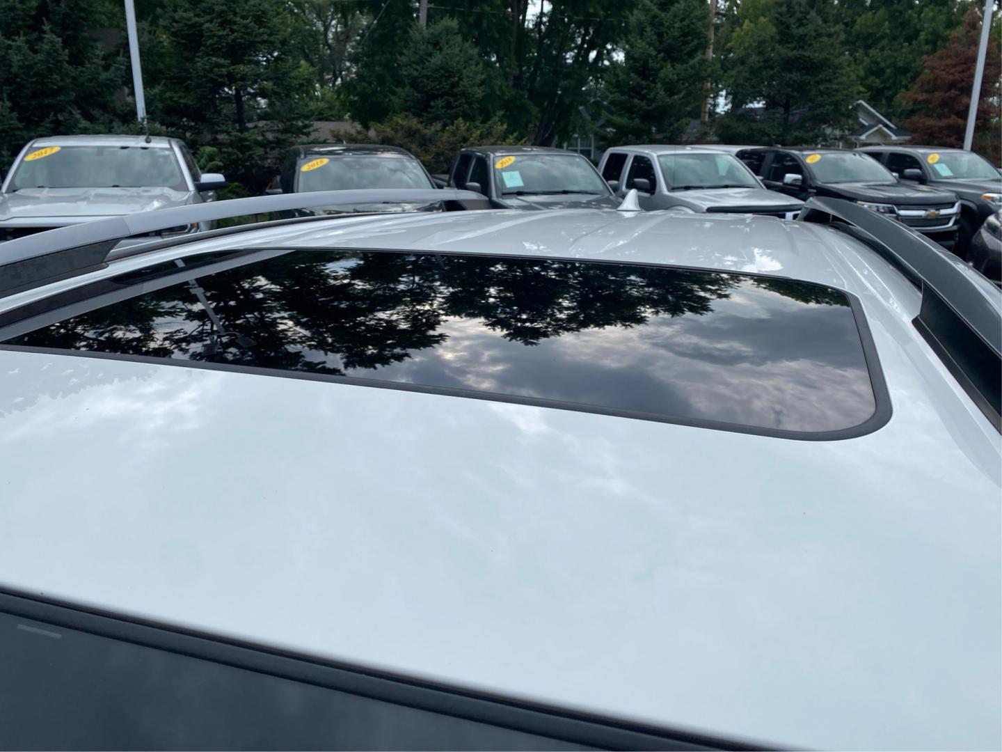 2018 WHITE TOYOTA RAV4 ADVENTURE (JTMRFREV4JJ) with an 2.5L engine, Automatic transmission, located at 908 SE 14th Street, Des Moines, IA, 50317, (515) 281-0330, 41.580303, -93.597046- Photo#11