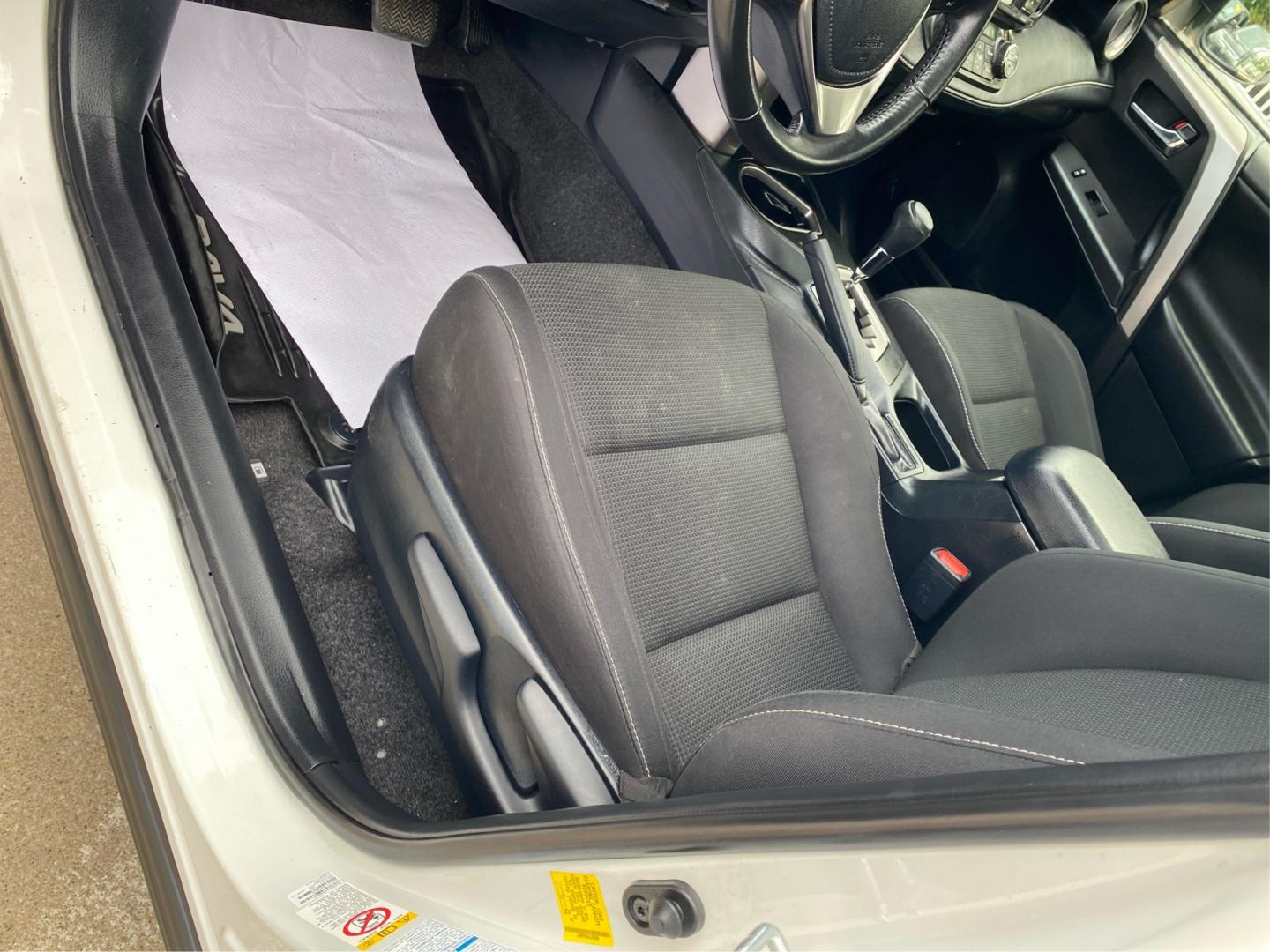 2018 WHITE TOYOTA RAV4 ADVENTURE (JTMRFREV4JJ) with an 2.5L engine, Automatic transmission, located at 908 SE 14th Street, Des Moines, IA, 50317, (515) 281-0330, 41.580303, -93.597046- Photo#18