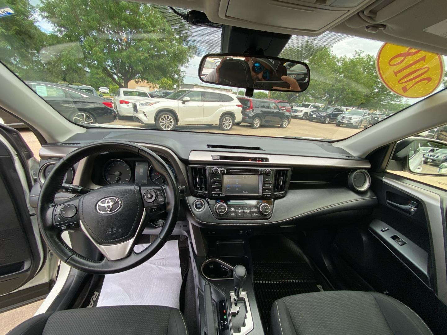 2018 WHITE TOYOTA RAV4 ADVENTURE (JTMRFREV4JJ) with an 2.5L engine, Automatic transmission, located at 908 SE 14th Street, Des Moines, IA, 50317, (515) 281-0330, 41.580303, -93.597046- Photo#21