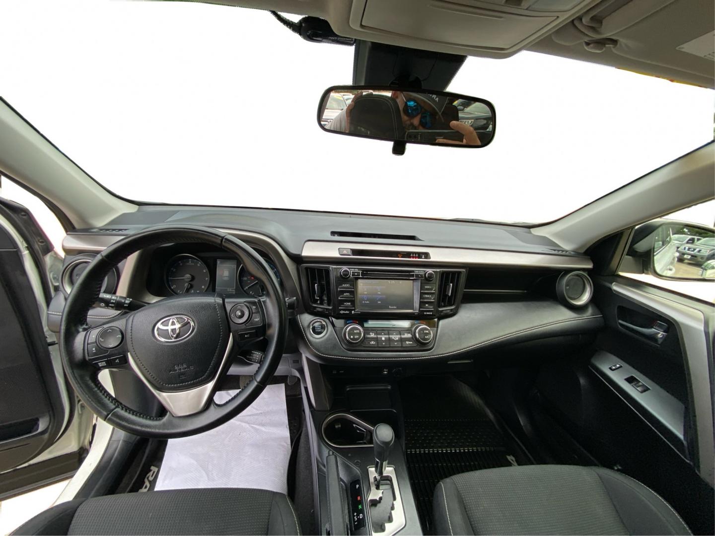 2018 WHITE TOYOTA RAV4 ADVENTURE (JTMRFREV4JJ) with an 2.5L engine, Automatic transmission, located at 908 SE 14th Street, Des Moines, IA, 50317, (515) 281-0330, 41.580303, -93.597046- Photo#22