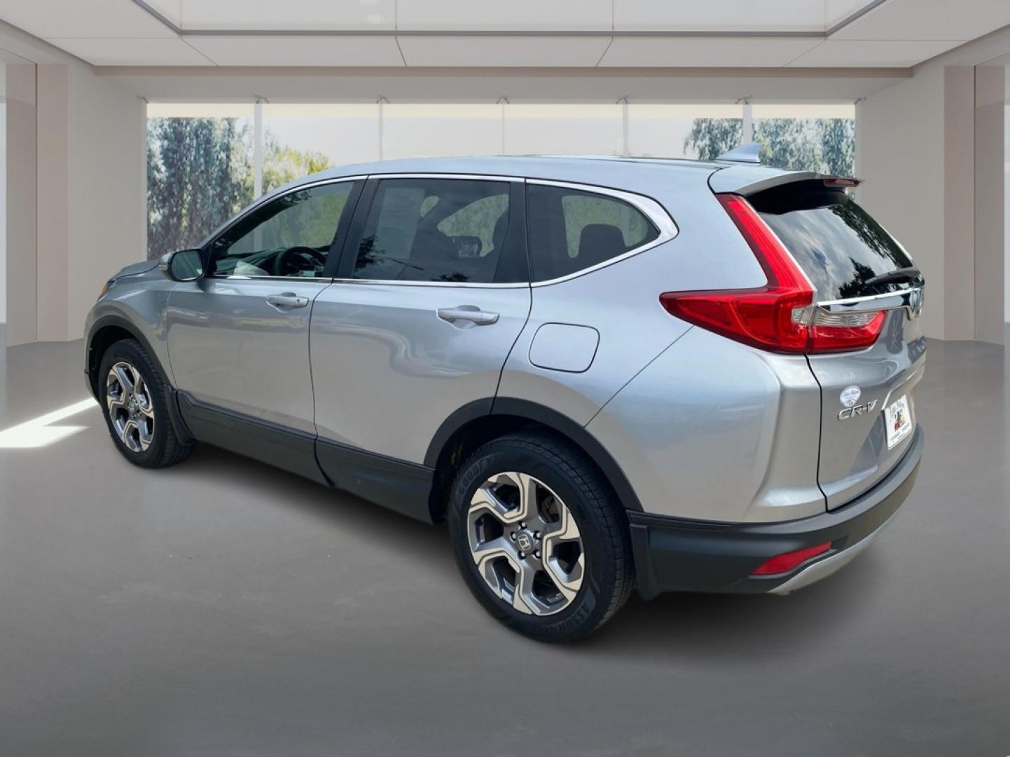 2018 SILVER HONDA CR-V EX (2HKRW2H54JH) with an 1.5L engine, Continuously Variable transmission, located at 908 SE 14th Street, Des Moines, IA, 50317, (515) 281-0330, 41.580303, -93.597046- Photo#4