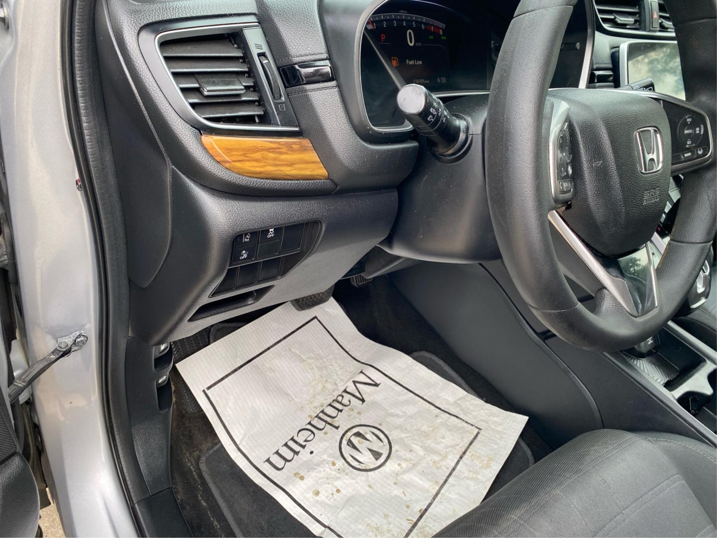 2018 SILVER HONDA CR-V EX (2HKRW2H54JH) with an 1.5L engine, Continuously Variable transmission, located at 908 SE 14th Street, Des Moines, IA, 50317, (515) 281-0330, 41.580303, -93.597046- Photo#17
