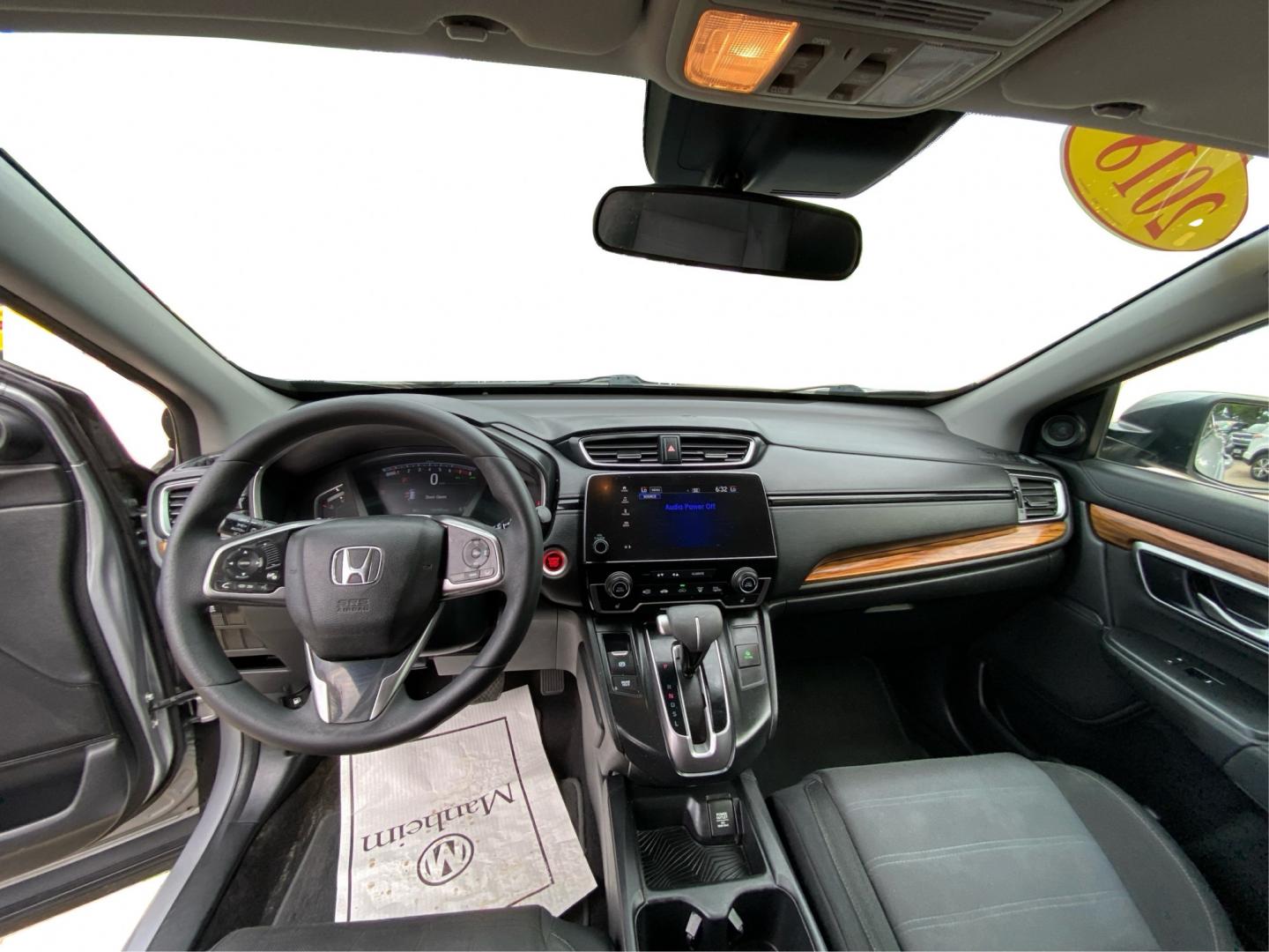 2018 SILVER HONDA CR-V EX (2HKRW2H54JH) with an 1.5L engine, Continuously Variable transmission, located at 908 SE 14th Street, Des Moines, IA, 50317, (515) 281-0330, 41.580303, -93.597046- Photo#22