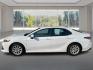 2018 WHITE TOYOTA CAMRY L (4T1B11HK8JU) with an 2.5L engine, Automatic transmission, located at 908 SE 14th Street, Des Moines, IA, 50317, (515) 281-0330, 41.580303, -93.597046- Photo#5