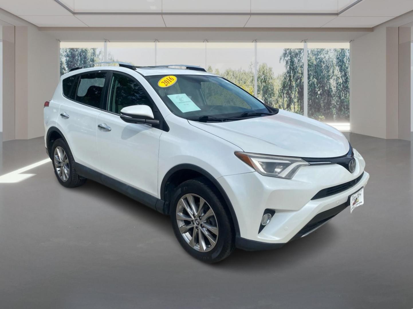 2016 WHITE TOYOTA RAV4 LIMITED (2T3DFREV9GW) with an 2.5L engine, Automatic transmission, located at 908 SE 14th Street, Des Moines, IA, 50317, (515) 281-0330, 41.580303, -93.597046- Photo#0