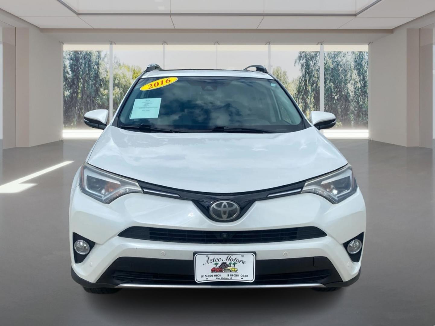 2016 WHITE TOYOTA RAV4 LIMITED (2T3DFREV9GW) with an 2.5L engine, Automatic transmission, located at 908 SE 14th Street, Des Moines, IA, 50317, (515) 281-0330, 41.580303, -93.597046- Photo#6