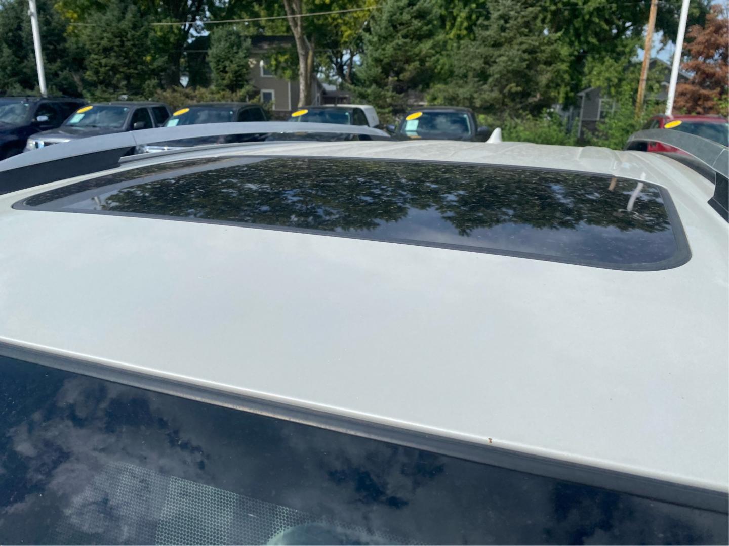 2016 WHITE TOYOTA RAV4 LIMITED (2T3DFREV9GW) with an 2.5L engine, Automatic transmission, located at 908 SE 14th Street, Des Moines, IA, 50317, (515) 281-0330, 41.580303, -93.597046- Photo#11