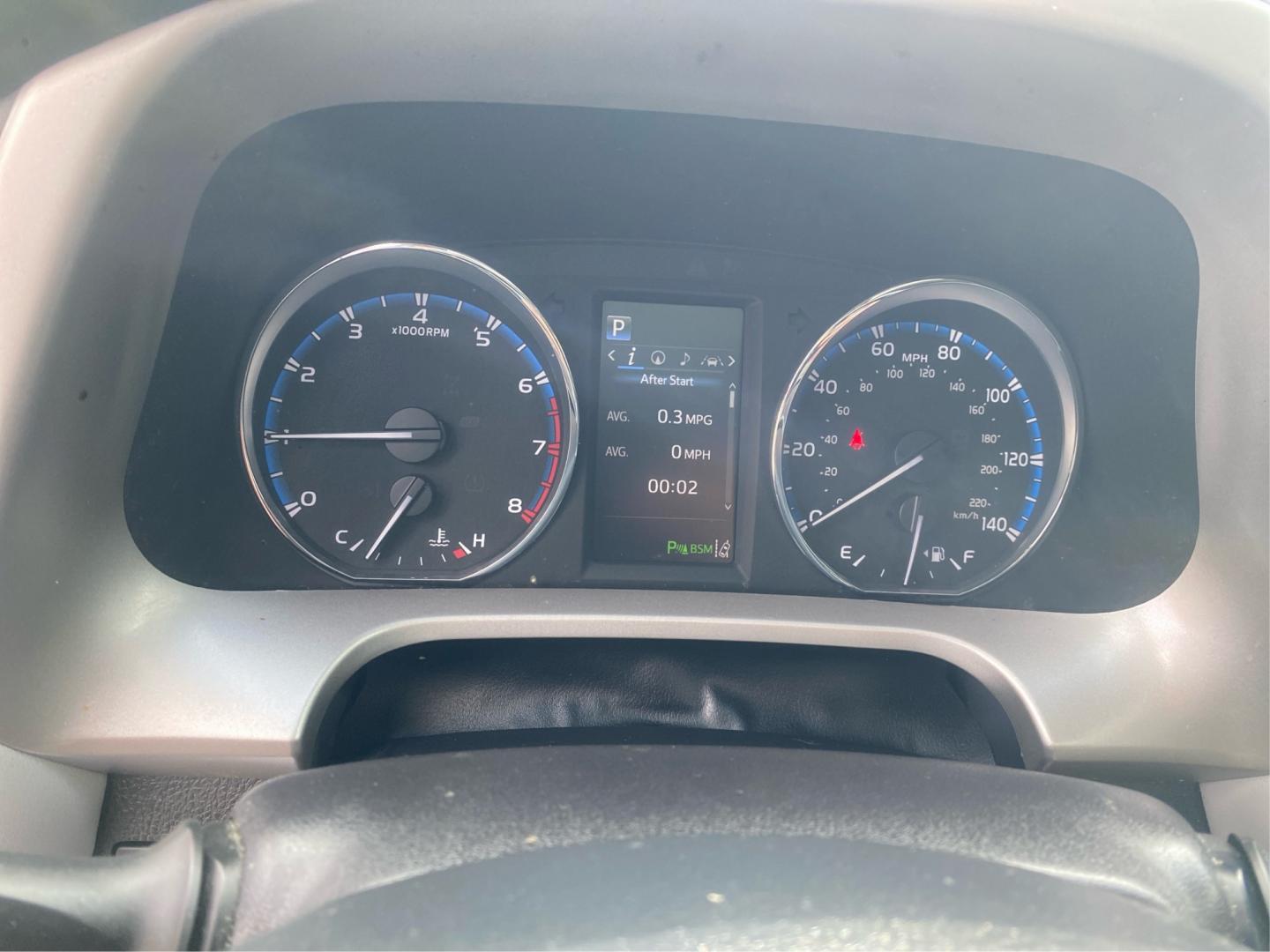 2016 WHITE TOYOTA RAV4 LIMITED (2T3DFREV9GW) with an 2.5L engine, Automatic transmission, located at 908 SE 14th Street, Des Moines, IA, 50317, (515) 281-0330, 41.580303, -93.597046- Photo#15