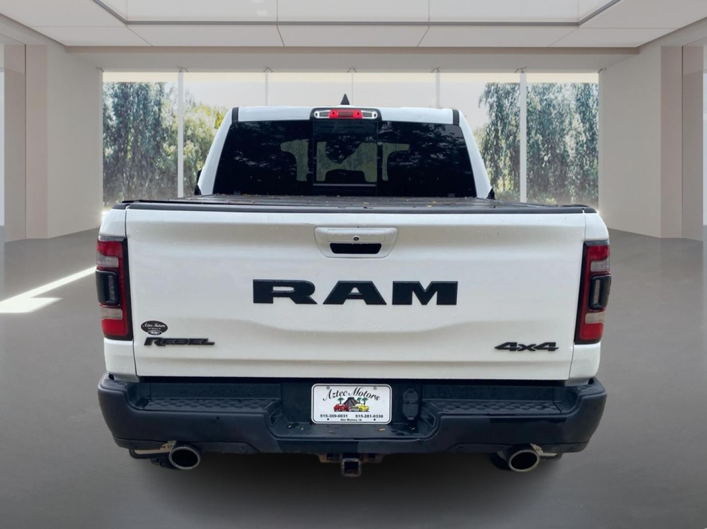 2022 WHITE RAM 1500 REBEL (1C6SRFLT1NN) with an 5.7L engine, Automatic transmission, located at 908 SE 14th Street, Des Moines, IA, 50317, (515) 281-0330, 41.580303, -93.597046- Photo#3