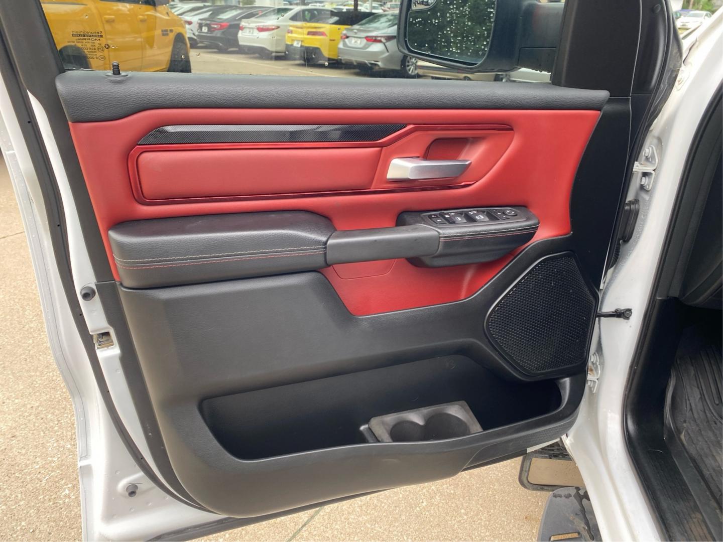 2022 WHITE RAM 1500 REBEL (1C6SRFLT1NN) with an 5.7L engine, Automatic transmission, located at 908 SE 14th Street, Des Moines, IA, 50317, (515) 281-0330, 41.580303, -93.597046- Photo#18