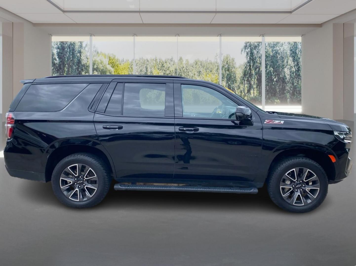 2022 BLACK CHEVROLET TAHOE 1500 Z71 (1GNSKPKD1NR) with an 5.3L engine, Automatic transmission, located at 908 SE 14th Street, Des Moines, IA, 50317, (515) 281-0330, 41.580303, -93.597046- Photo#1