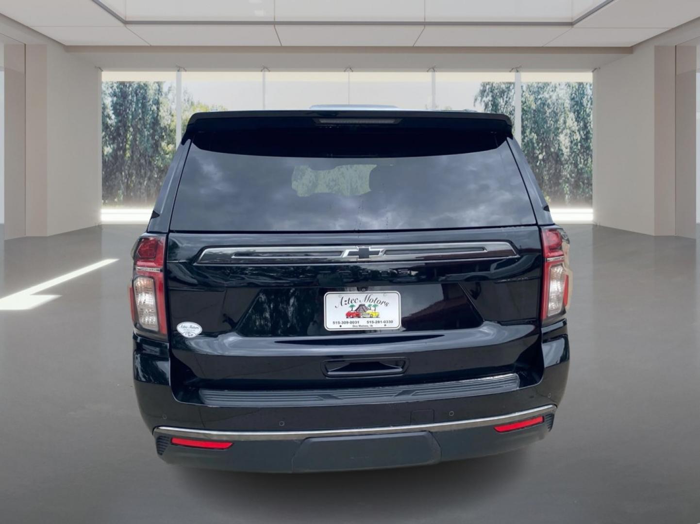 2022 BLACK CHEVROLET TAHOE 1500 Z71 (1GNSKPKD1NR) with an 5.3L engine, Automatic transmission, located at 908 SE 14th Street, Des Moines, IA, 50317, (515) 281-0330, 41.580303, -93.597046- Photo#3