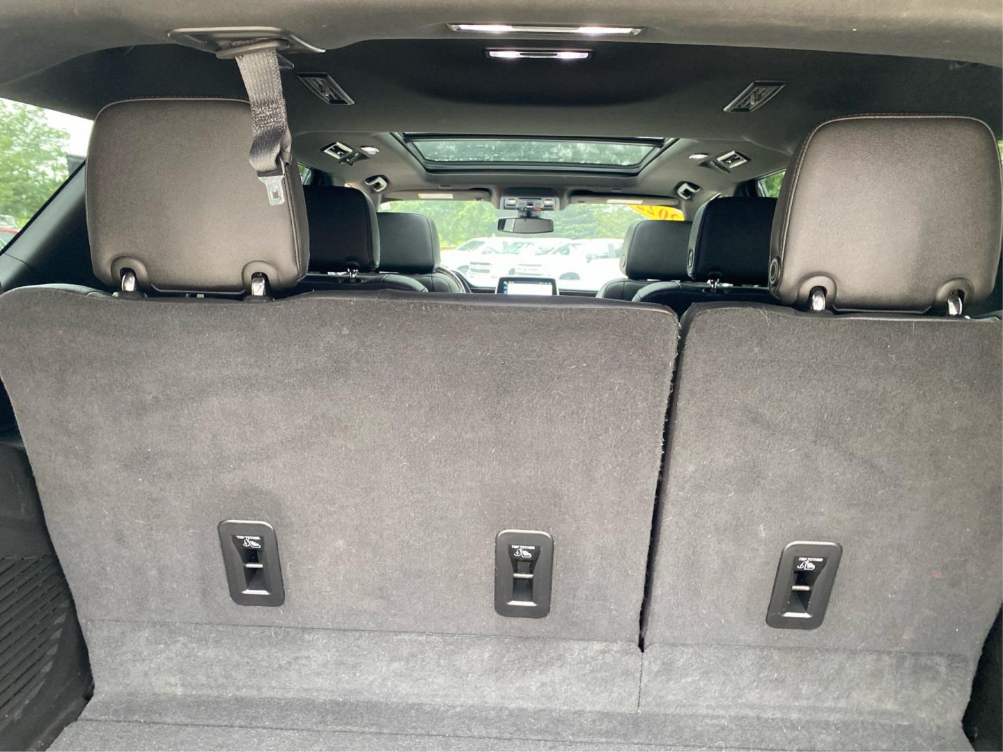 2022 BLACK CHEVROLET TAHOE 1500 Z71 (1GNSKPKD1NR) with an 5.3L engine, Automatic transmission, located at 908 SE 14th Street, Des Moines, IA, 50317, (515) 281-0330, 41.580303, -93.597046- Photo#12