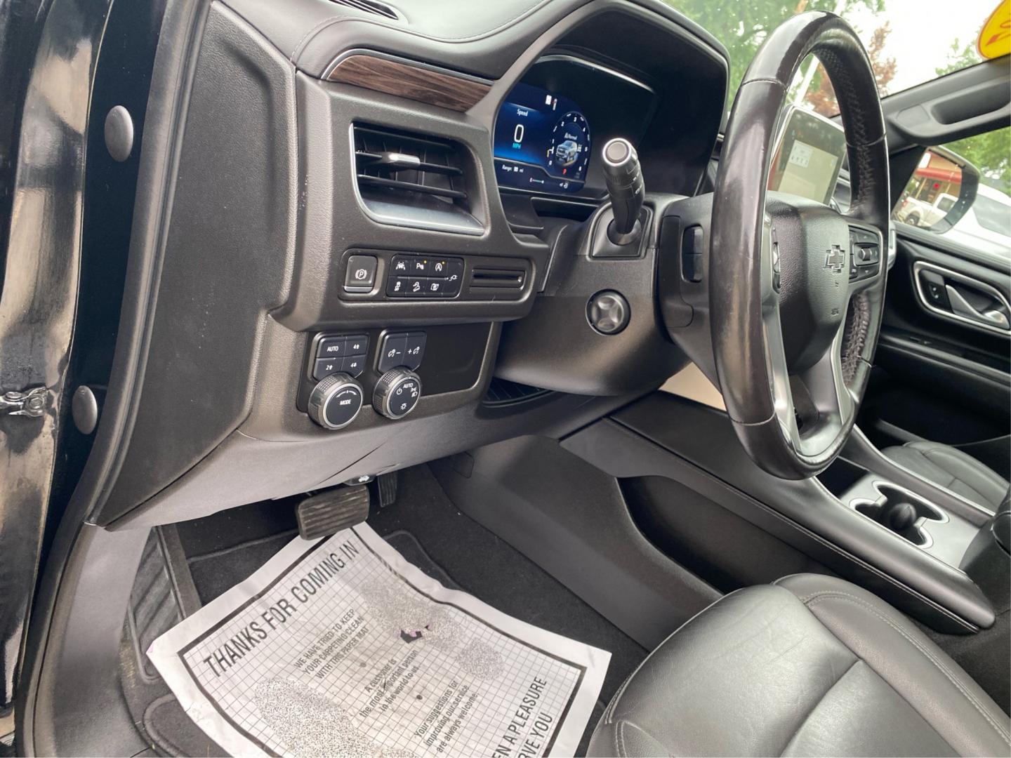 2022 BLACK CHEVROLET TAHOE 1500 Z71 (1GNSKPKD1NR) with an 5.3L engine, Automatic transmission, located at 908 SE 14th Street, Des Moines, IA, 50317, (515) 281-0330, 41.580303, -93.597046- Photo#17