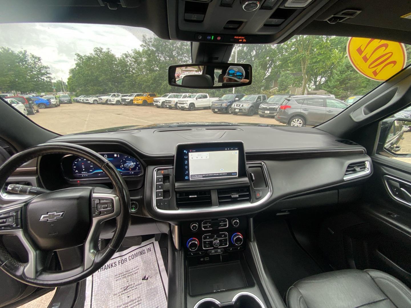 2022 BLACK CHEVROLET TAHOE 1500 Z71 (1GNSKPKD1NR) with an 5.3L engine, Automatic transmission, located at 908 SE 14th Street, Des Moines, IA, 50317, (515) 281-0330, 41.580303, -93.597046- Photo#21