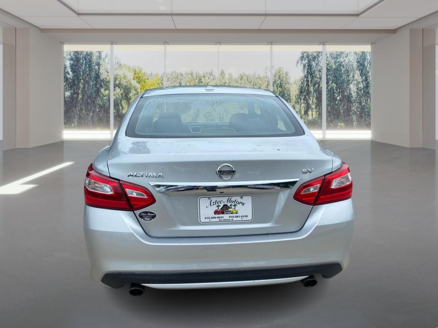 2017 SILVER NISSAN ALTIMA 2.5 (1N4AL3APXHC) with an 2.5L engine, Continuously Variable transmission, located at 908 SE 14th Street, Des Moines, IA, 50317, (515) 281-0330, 41.580303, -93.597046- Photo#3