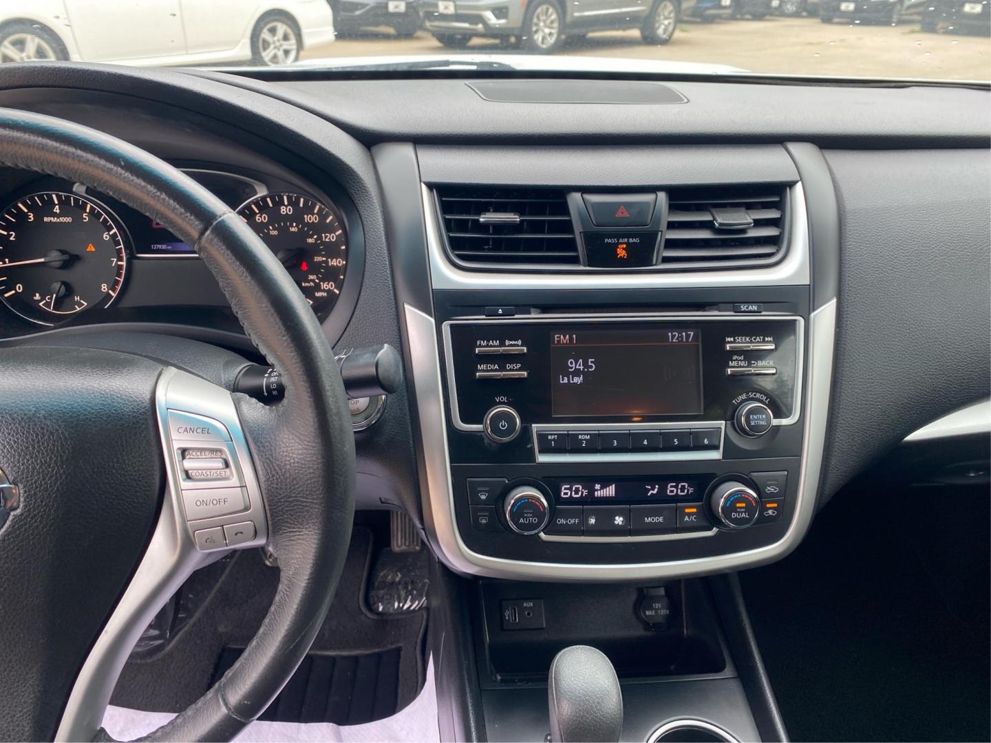 2017 SILVER NISSAN ALTIMA 2.5 (1N4AL3APXHC) with an 2.5L engine, Continuously Variable transmission, located at 908 SE 14th Street, Des Moines, IA, 50317, (515) 281-0330, 41.580303, -93.597046- Photo#13