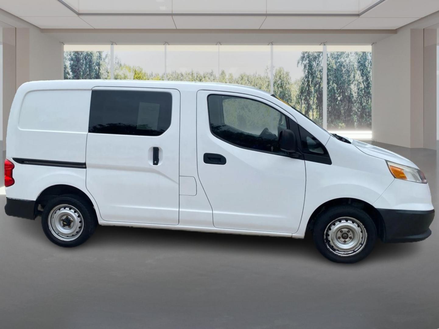2015 WHITE CHEVROLET CITY EXPRESS LT (3N63M0ZN4FK) with an 2.0L engine, Automatic transmission, located at 908 SE 14th Street, Des Moines, IA, 50317, (515) 281-0330, 41.580303, -93.597046- Photo#1