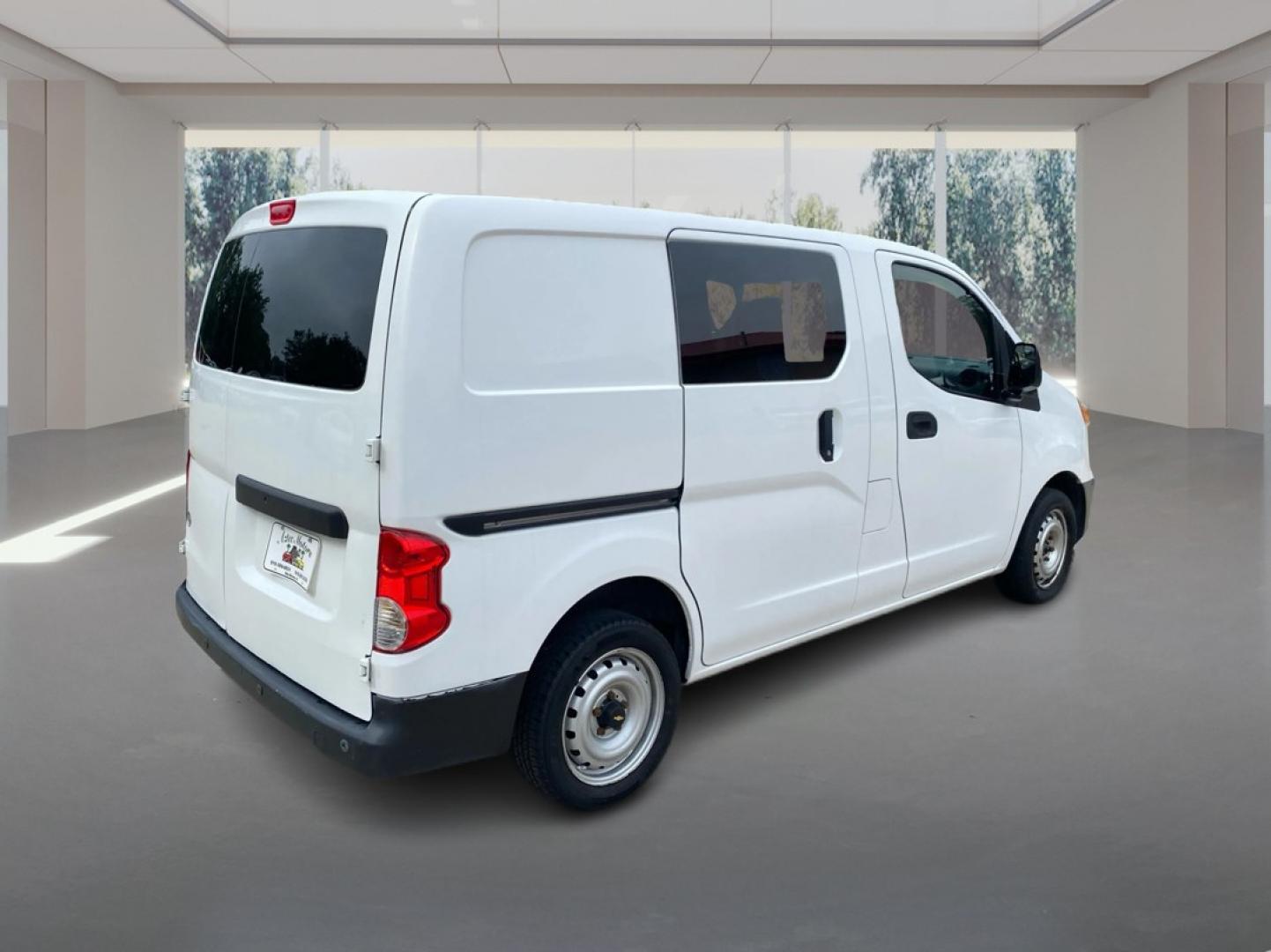 2015 WHITE CHEVROLET CITY EXPRESS LT (3N63M0ZN4FK) with an 2.0L engine, Automatic transmission, located at 908 SE 14th Street, Des Moines, IA, 50317, (515) 281-0330, 41.580303, -93.597046- Photo#2