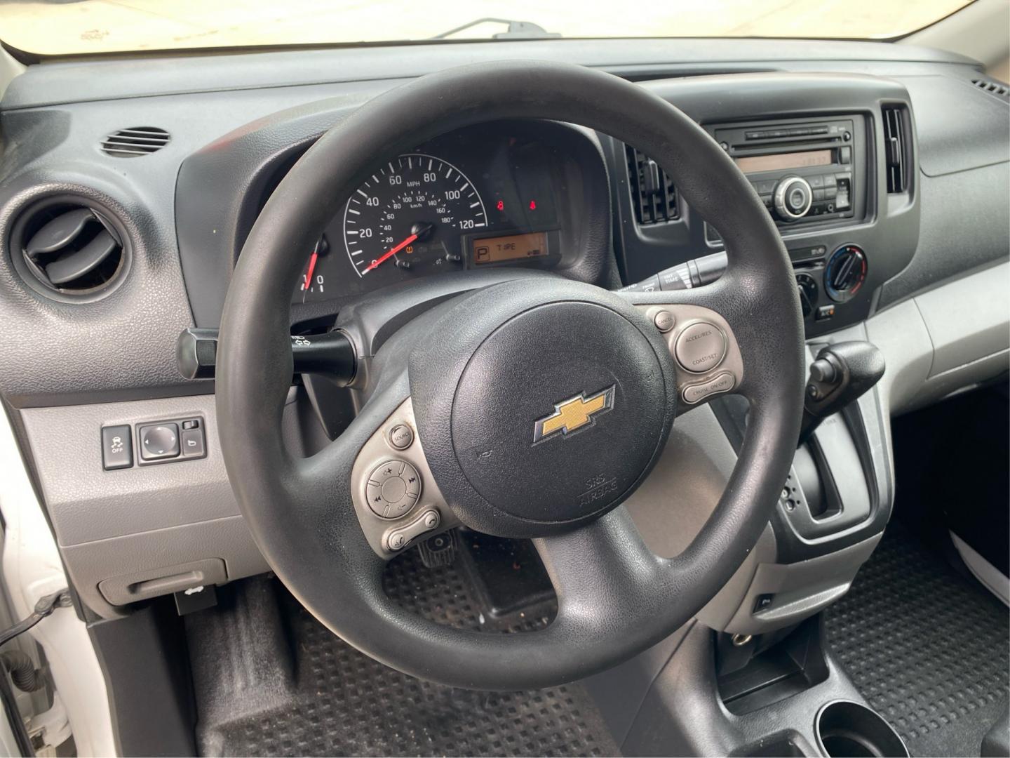 2015 WHITE CHEVROLET CITY EXPRESS LT (3N63M0ZN4FK) with an 2.0L engine, Automatic transmission, located at 908 SE 14th Street, Des Moines, IA, 50317, (515) 281-0330, 41.580303, -93.597046- Photo#13