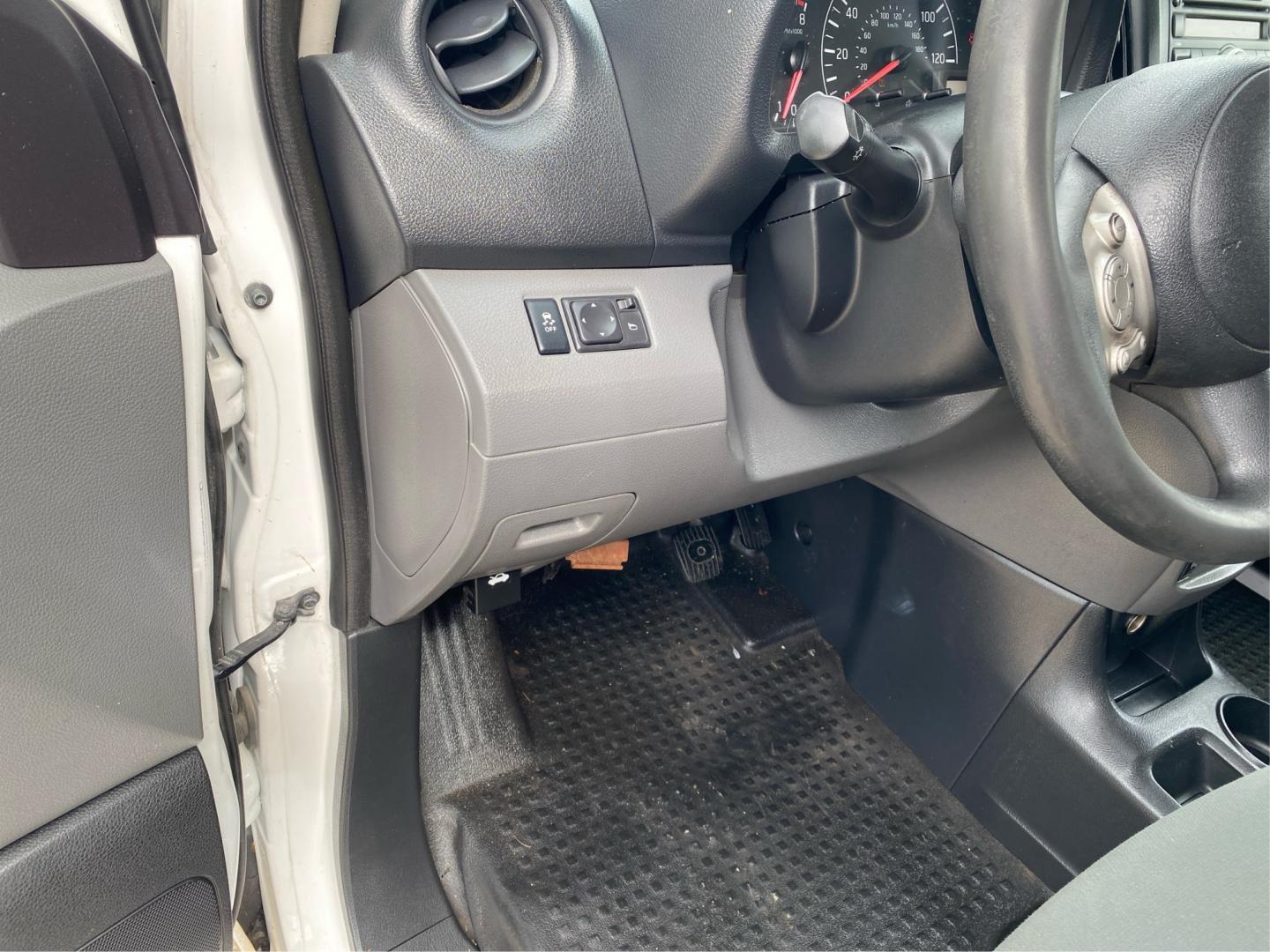 2015 WHITE CHEVROLET CITY EXPRESS LT (3N63M0ZN4FK) with an 2.0L engine, Automatic transmission, located at 908 SE 14th Street, Des Moines, IA, 50317, (515) 281-0330, 41.580303, -93.597046- Photo#14