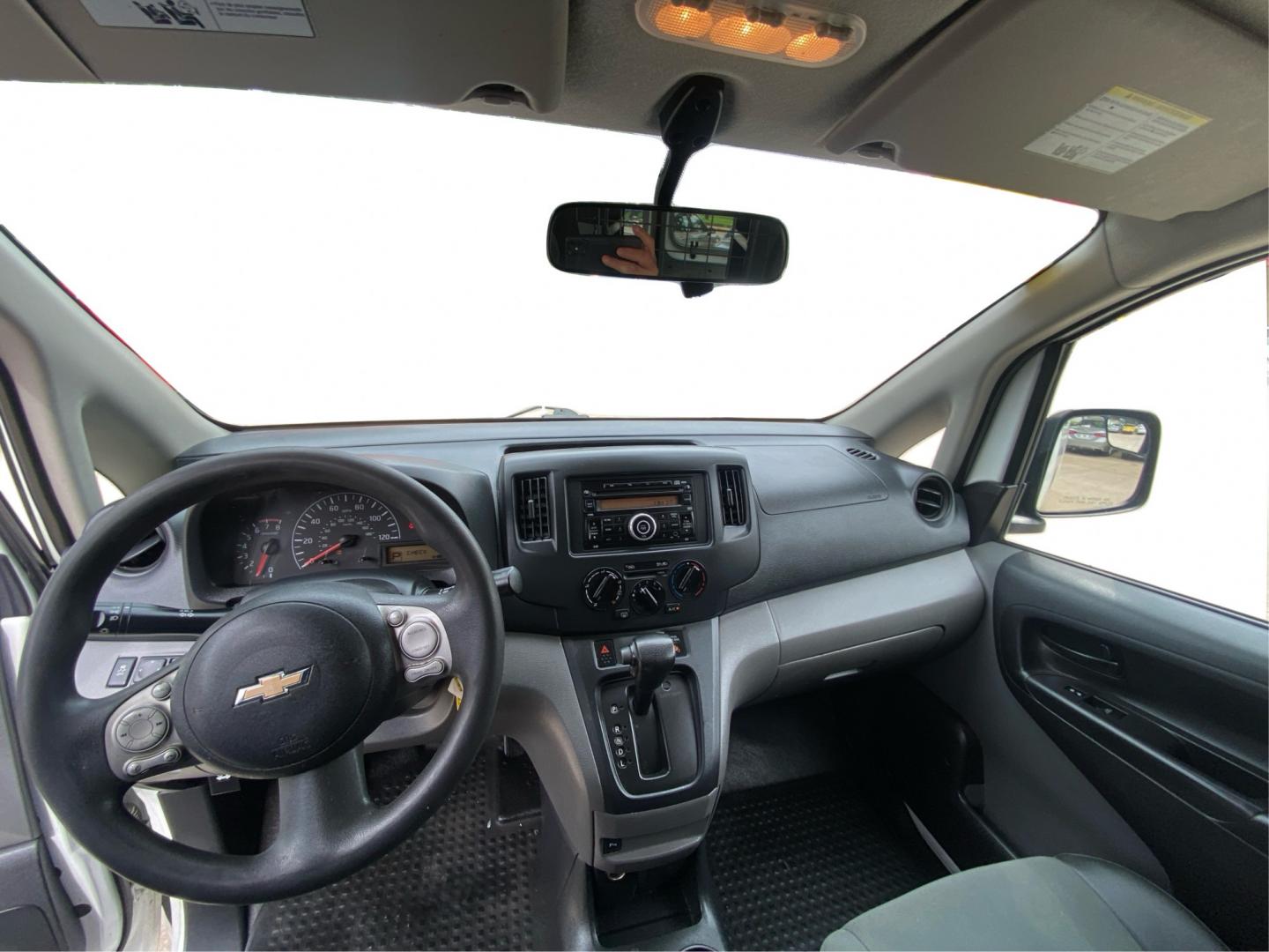 2015 WHITE CHEVROLET CITY EXPRESS LT (3N63M0ZN4FK) with an 2.0L engine, Automatic transmission, located at 908 SE 14th Street, Des Moines, IA, 50317, (515) 281-0330, 41.580303, -93.597046- Photo#19