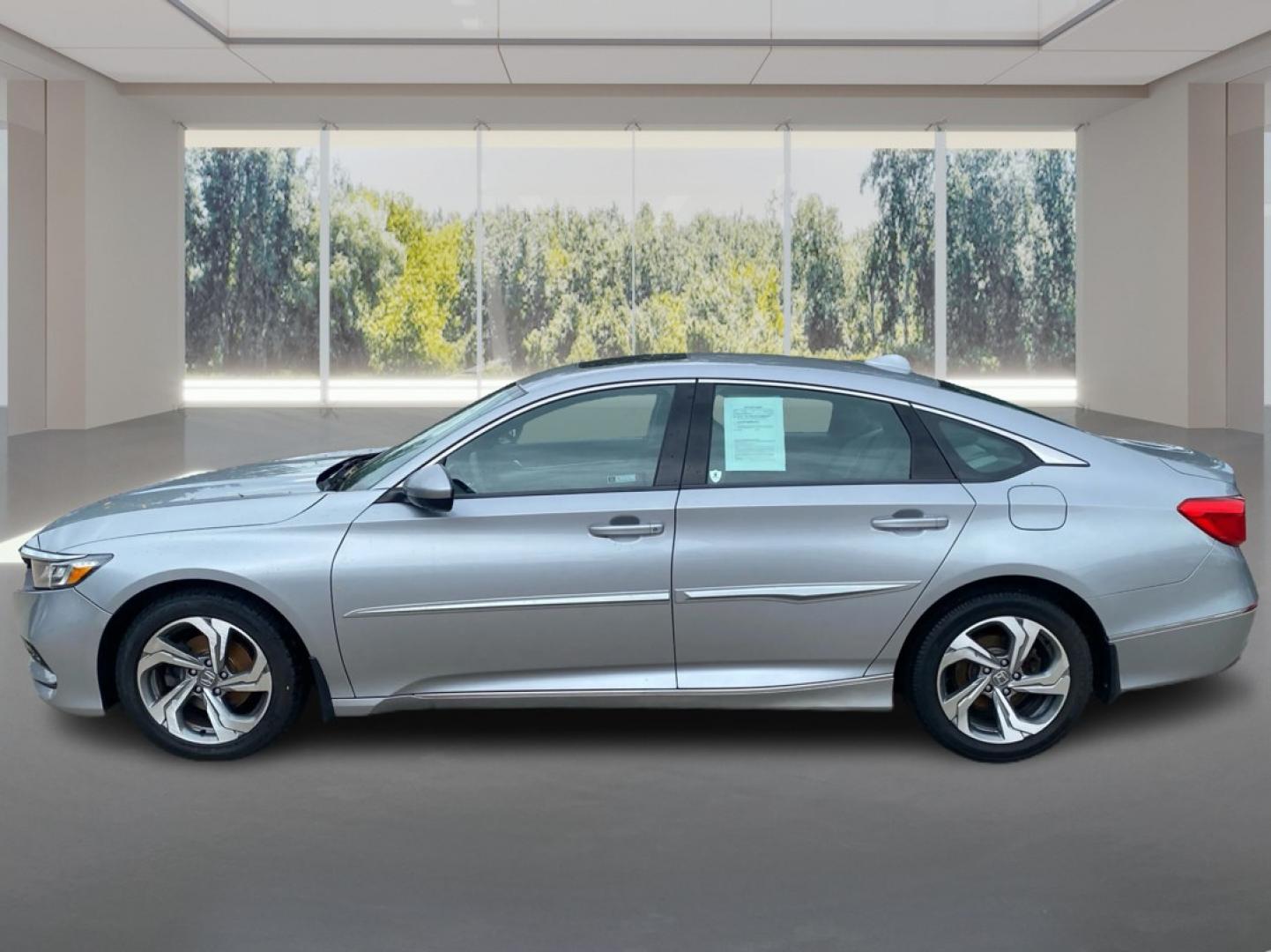 2018 SILVER HONDA ACCORD EX (1HGCV1F47JA) with an 1.5L engine, Continuously Variable transmission, located at 908 SE 14th Street, Des Moines, IA, 50317, (515) 281-0330, 41.580303, -93.597046- Photo#5