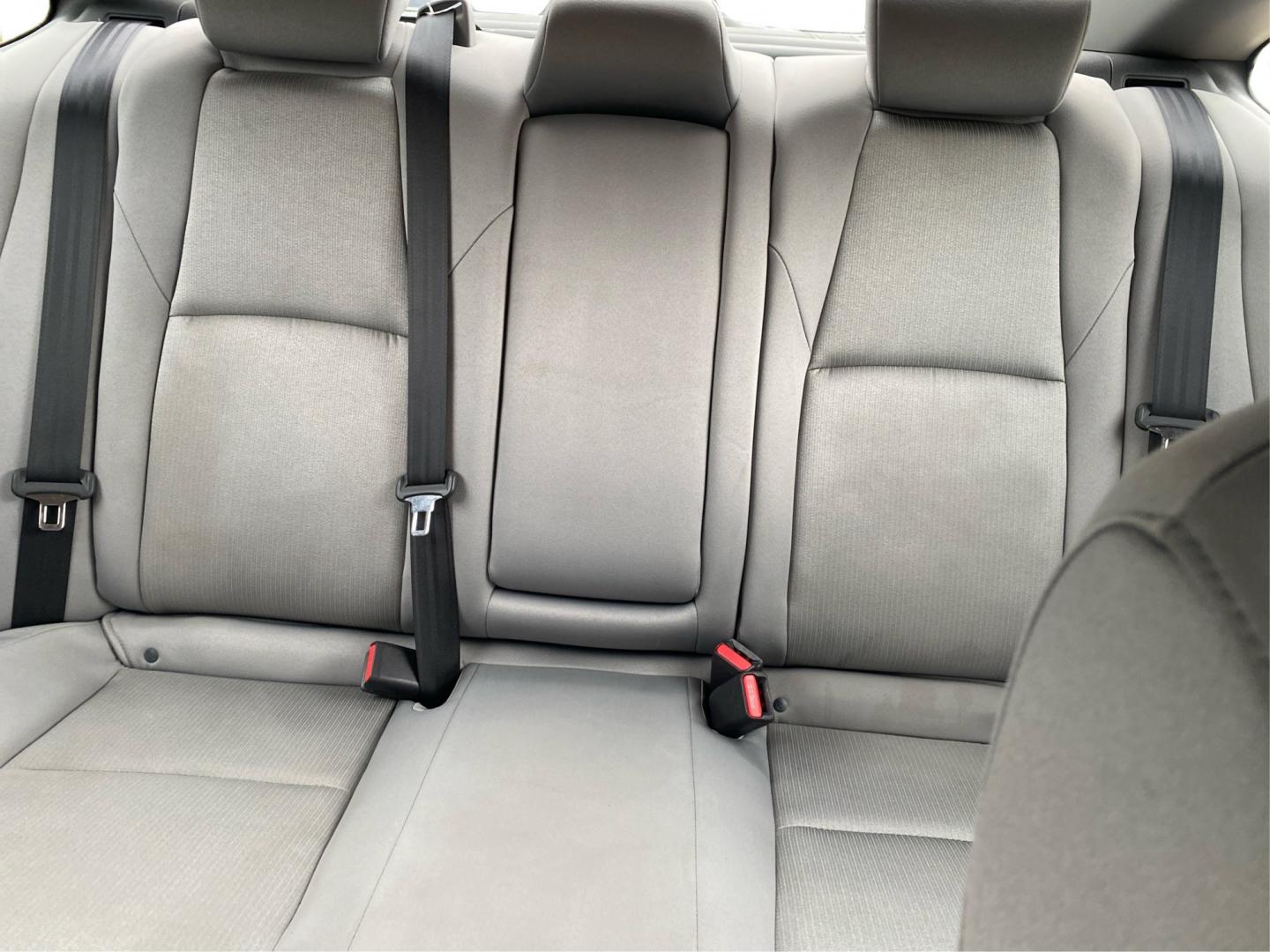 2018 SILVER HONDA ACCORD EX (1HGCV1F47JA) with an 1.5L engine, Continuously Variable transmission, located at 908 SE 14th Street, Des Moines, IA, 50317, (515) 281-0330, 41.580303, -93.597046- Photo#14