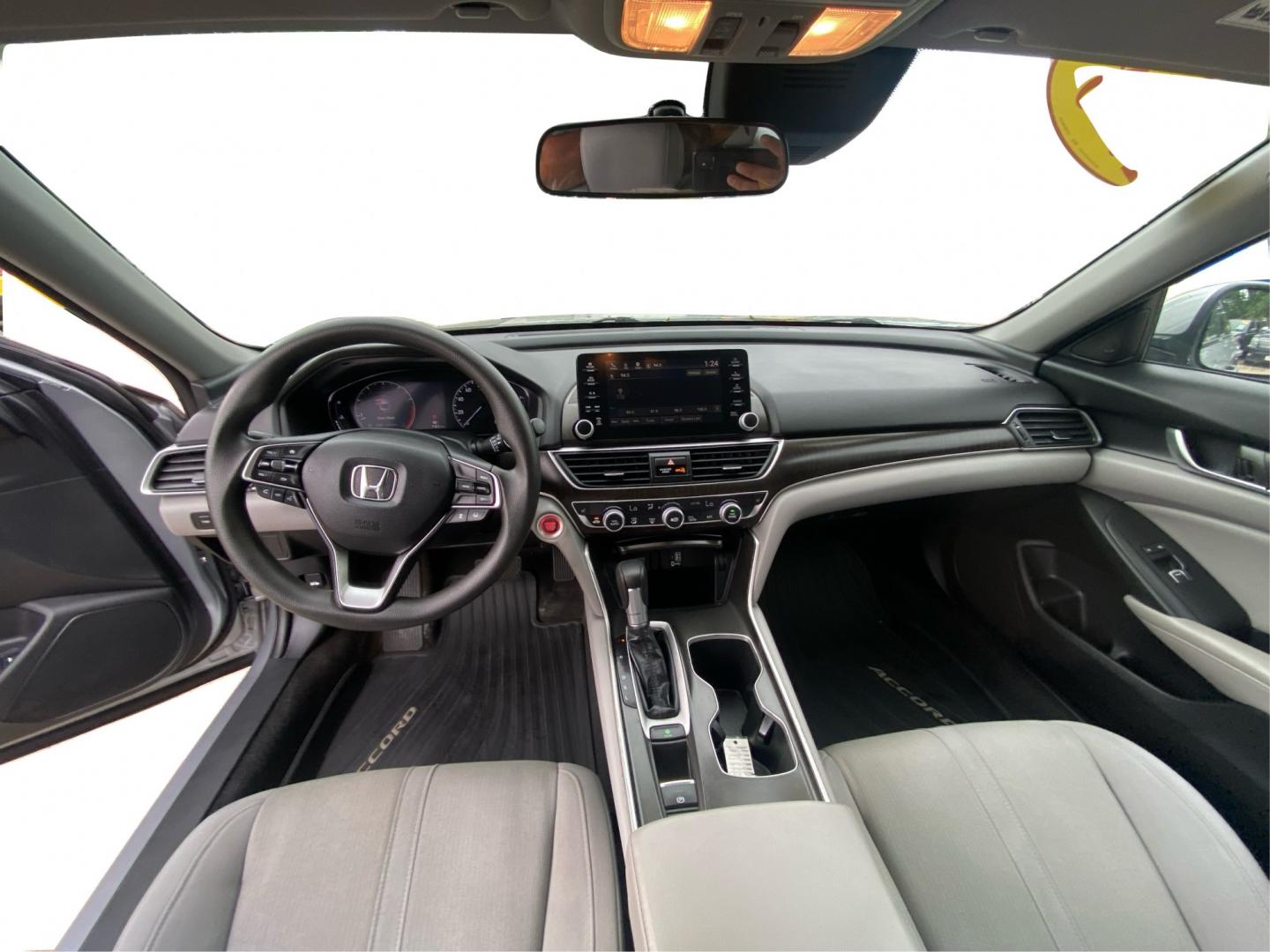 2018 SILVER HONDA ACCORD EX (1HGCV1F47JA) with an 1.5L engine, Continuously Variable transmission, located at 908 SE 14th Street, Des Moines, IA, 50317, (515) 281-0330, 41.580303, -93.597046- Photo#22
