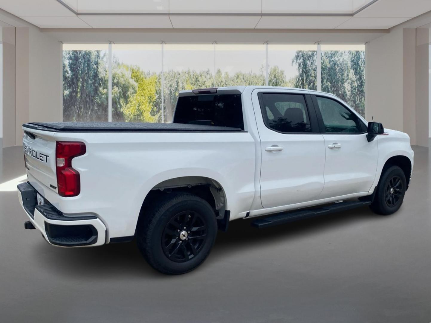 2020 WHITE CHEVROLET SILVERADO 1500 RST (3GCUYEED1LG) with an 5.3L engine, Automatic transmission, located at 908 SE 14th Street, Des Moines, IA, 50317, (515) 281-0330, 41.580303, -93.597046- Photo#2