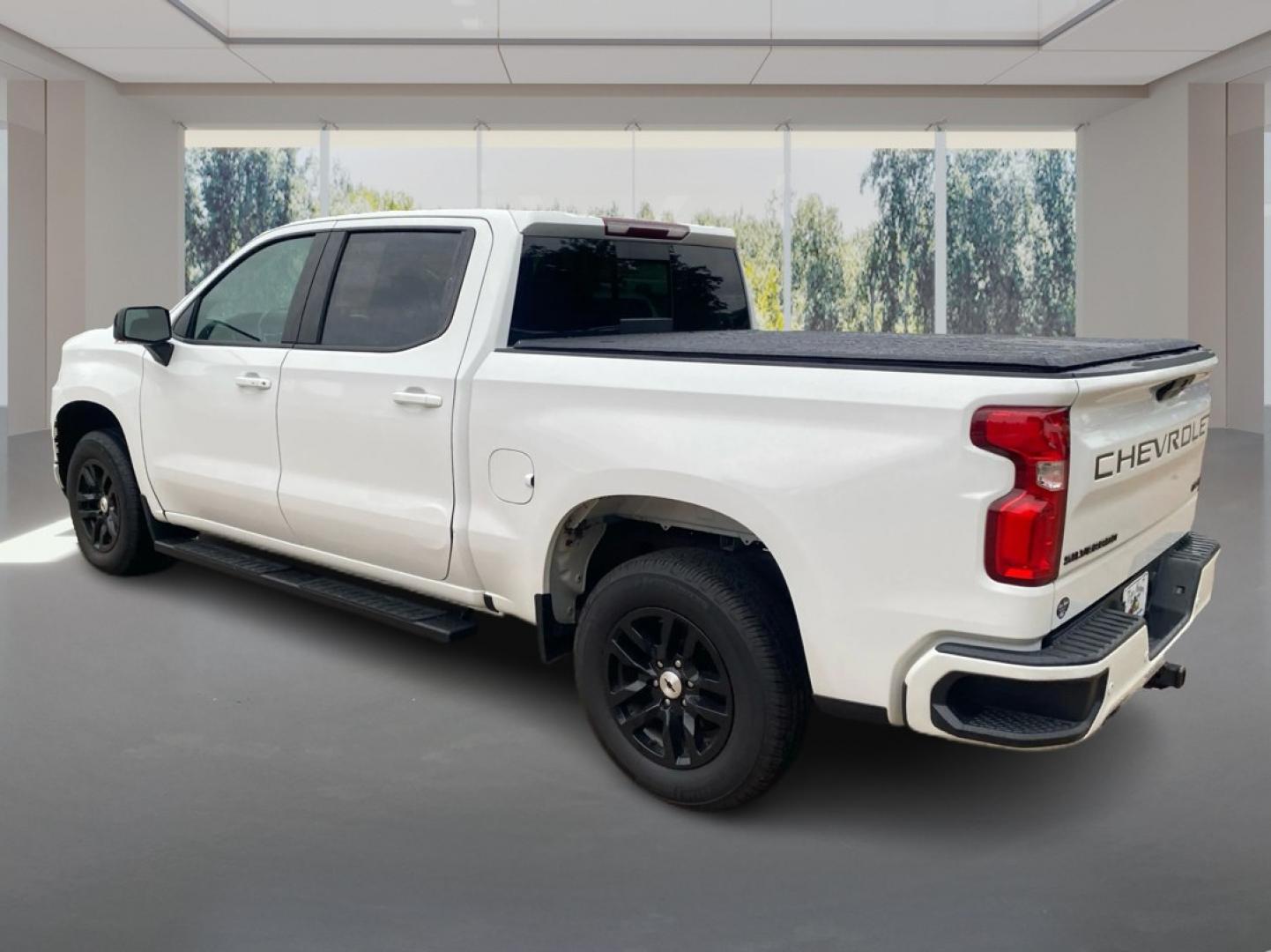 2020 WHITE CHEVROLET SILVERADO 1500 RST (3GCUYEED1LG) with an 5.3L engine, Automatic transmission, located at 908 SE 14th Street, Des Moines, IA, 50317, (515) 281-0330, 41.580303, -93.597046- Photo#4