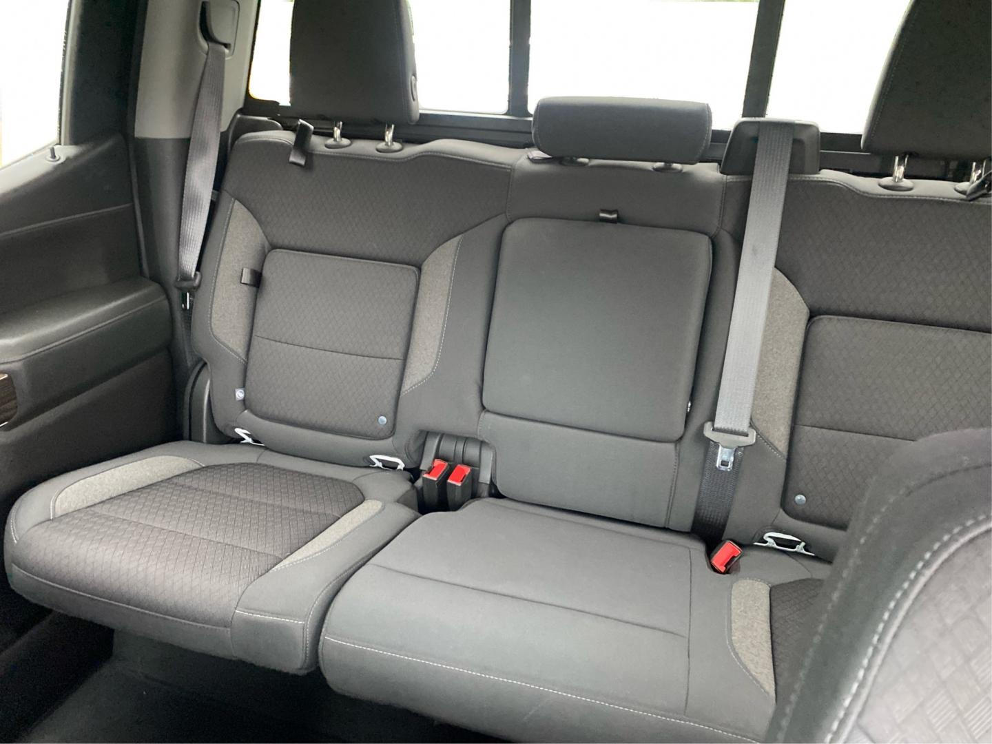 2020 WHITE CHEVROLET SILVERADO 1500 RST (3GCUYEED1LG) with an 5.3L engine, Automatic transmission, located at 908 SE 14th Street, Des Moines, IA, 50317, (515) 281-0330, 41.580303, -93.597046- Photo#13