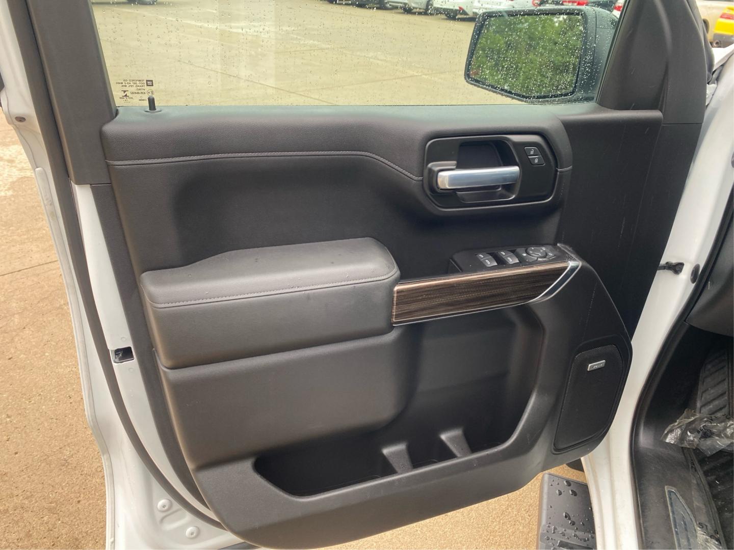 2020 WHITE CHEVROLET SILVERADO 1500 RST (3GCUYEED1LG) with an 5.3L engine, Automatic transmission, located at 908 SE 14th Street, Des Moines, IA, 50317, (515) 281-0330, 41.580303, -93.597046- Photo#18