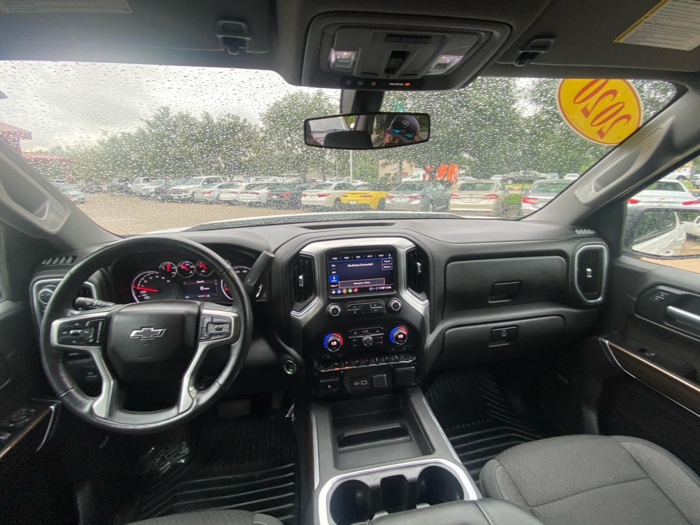 2020 WHITE CHEVROLET SILVERADO 1500 RST (3GCUYEED1LG) with an 5.3L engine, Automatic transmission, located at 908 SE 14th Street, Des Moines, IA, 50317, (515) 281-0330, 41.580303, -93.597046- Photo#20