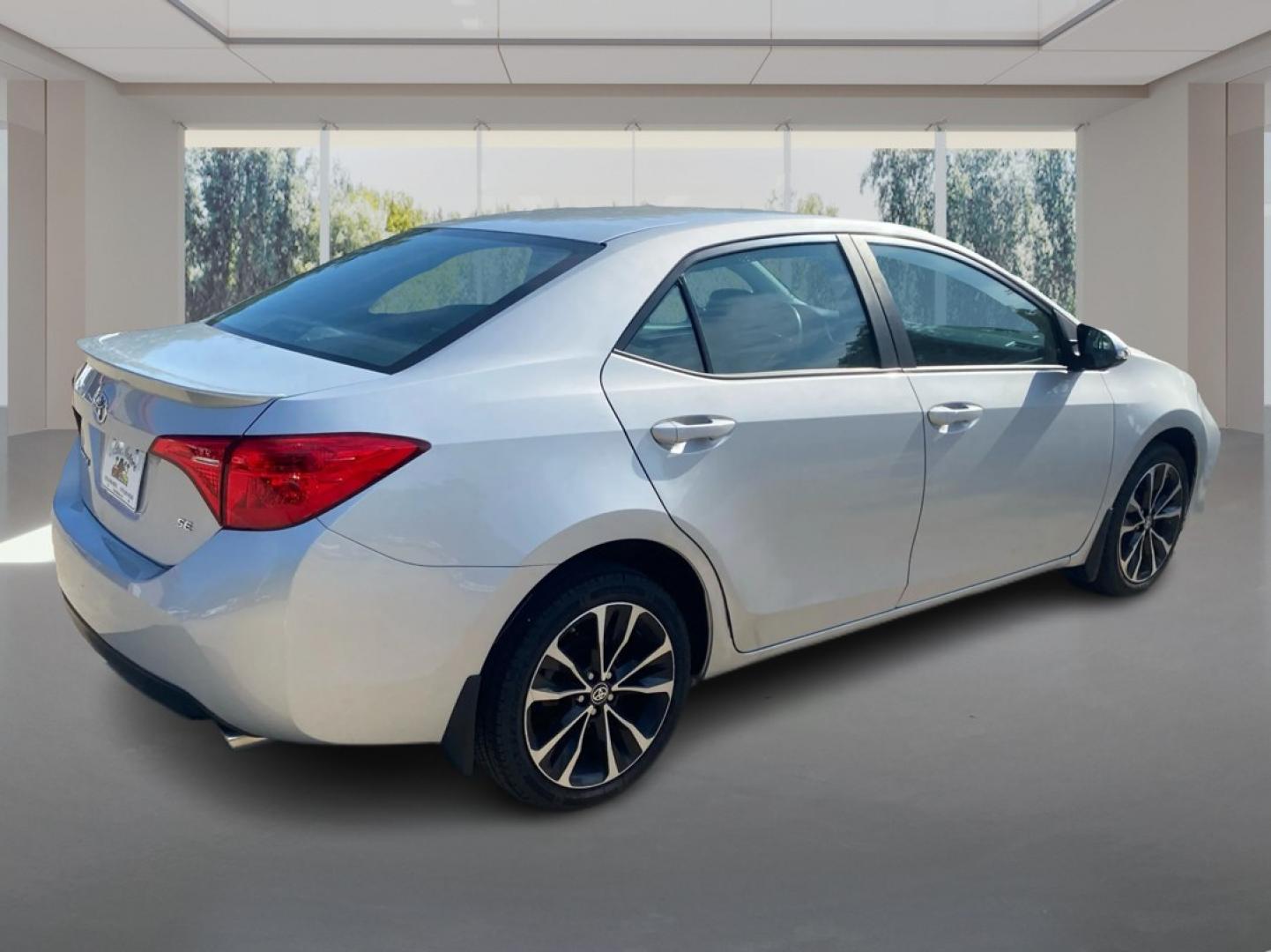 2019 SILVER TOYOTA COROLLA L (2T1BURHE7KC) with an 1.8L engine, Continuously Variable transmission, located at 908 SE 14th Street, Des Moines, IA, 50317, (515) 281-0330, 41.580303, -93.597046- Photo#2