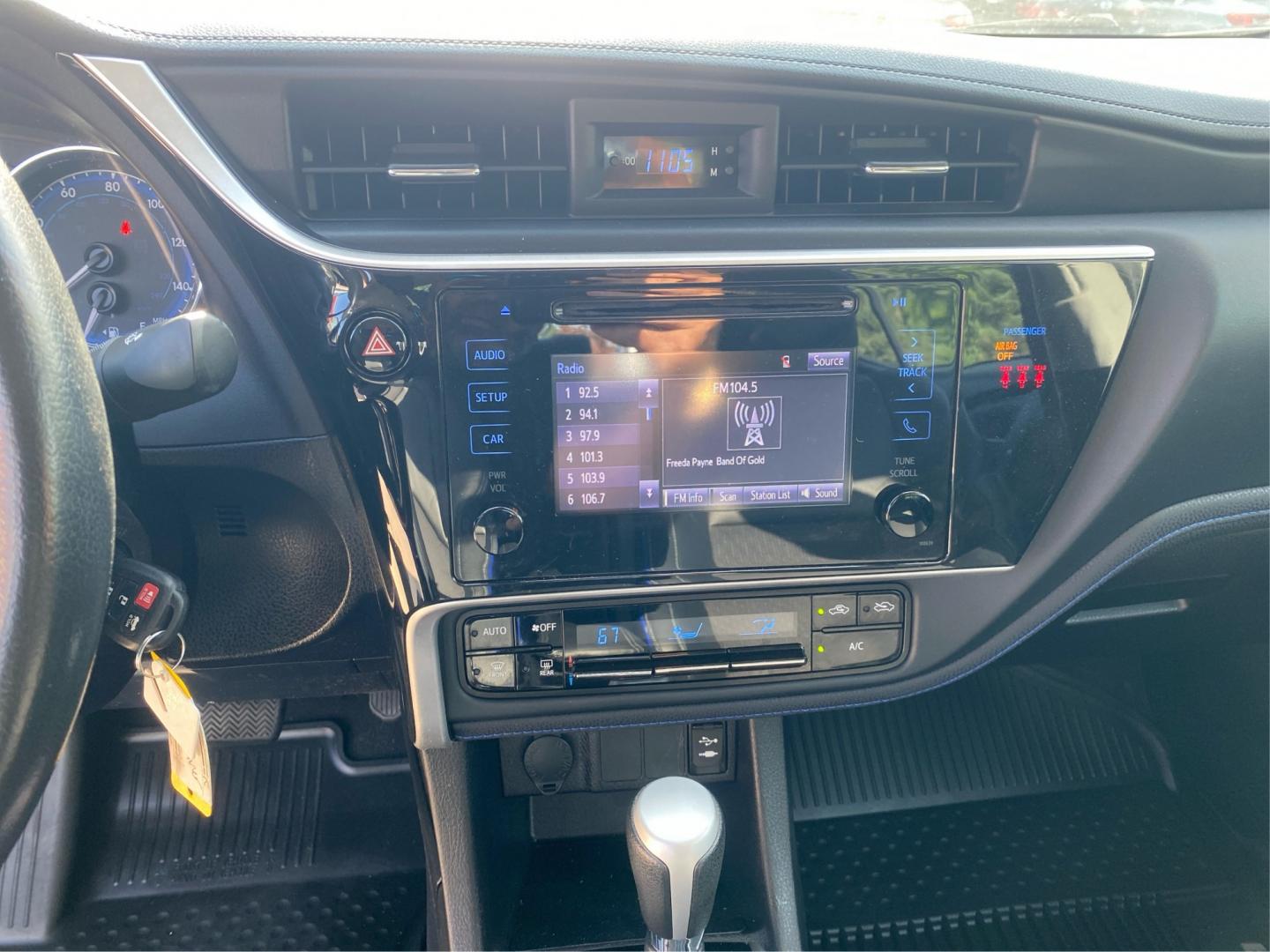 2019 SILVER TOYOTA COROLLA L (2T1BURHE7KC) with an 1.8L engine, Continuously Variable transmission, located at 908 SE 14th Street, Des Moines, IA, 50317, (515) 281-0330, 41.580303, -93.597046- Photo#13