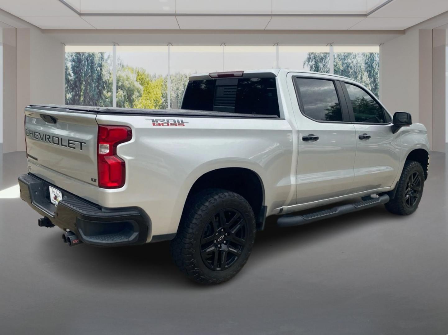 2022 SILVER CHEVROLET SILVERADO LTD 1 LT TRAIL BOSS (3GCPYFEL1NG) with an 6.2L engine, Automatic transmission, located at 908 SE 14th Street, Des Moines, IA, 50317, (515) 281-0330, 41.580303, -93.597046- Photo#2