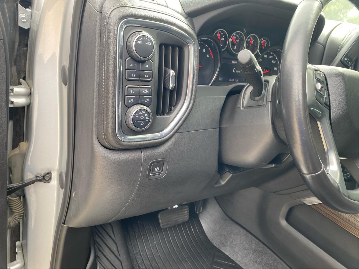 2022 SILVER CHEVROLET SILVERADO LTD 1 LT TRAIL BOSS (3GCPYFEL1NG) with an 6.2L engine, Automatic transmission, located at 908 SE 14th Street, Des Moines, IA, 50317, (515) 281-0330, 41.580303, -93.597046- Photo#16