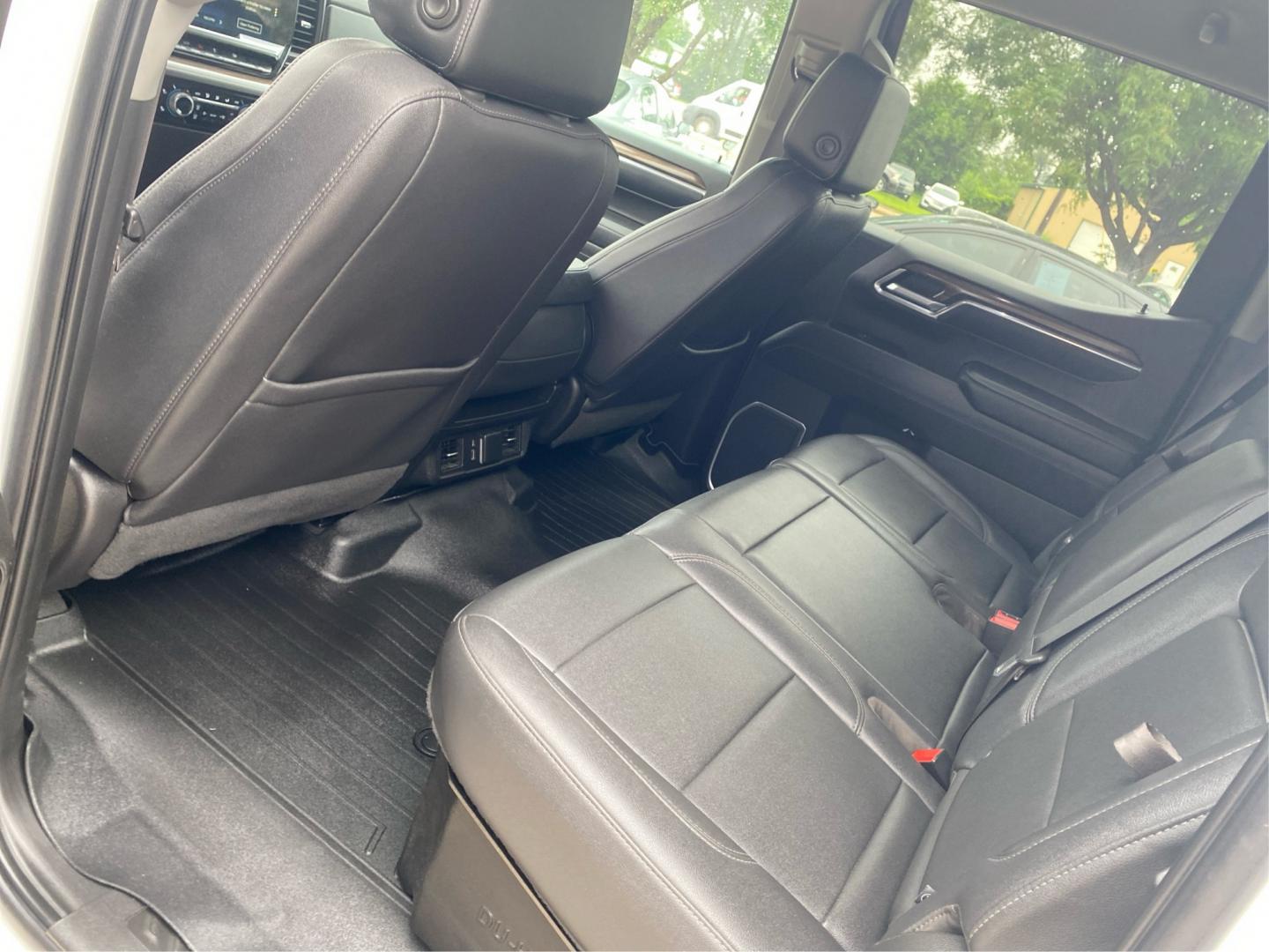 2023 WHITE CHEVROLET SILVERADO 1500 LT (1GCPDDEK7PZ) with an 2.7L engine, Automatic transmission, located at 908 SE 14th Street, Des Moines, IA, 50317, (515) 281-0330, 41.580303, -93.597046- Photo#9