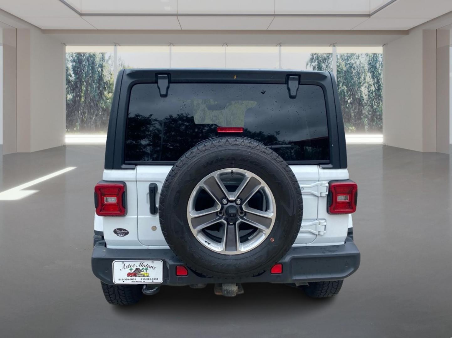2020 WHITE JEEP WRANGLER UNLIMI SAHARA (1C4HJXEG0LW) with an 3.6L engine, Automatic transmission, located at 908 SE 14th Street, Des Moines, IA, 50317, (515) 281-0330, 41.580303, -93.597046- Photo#3