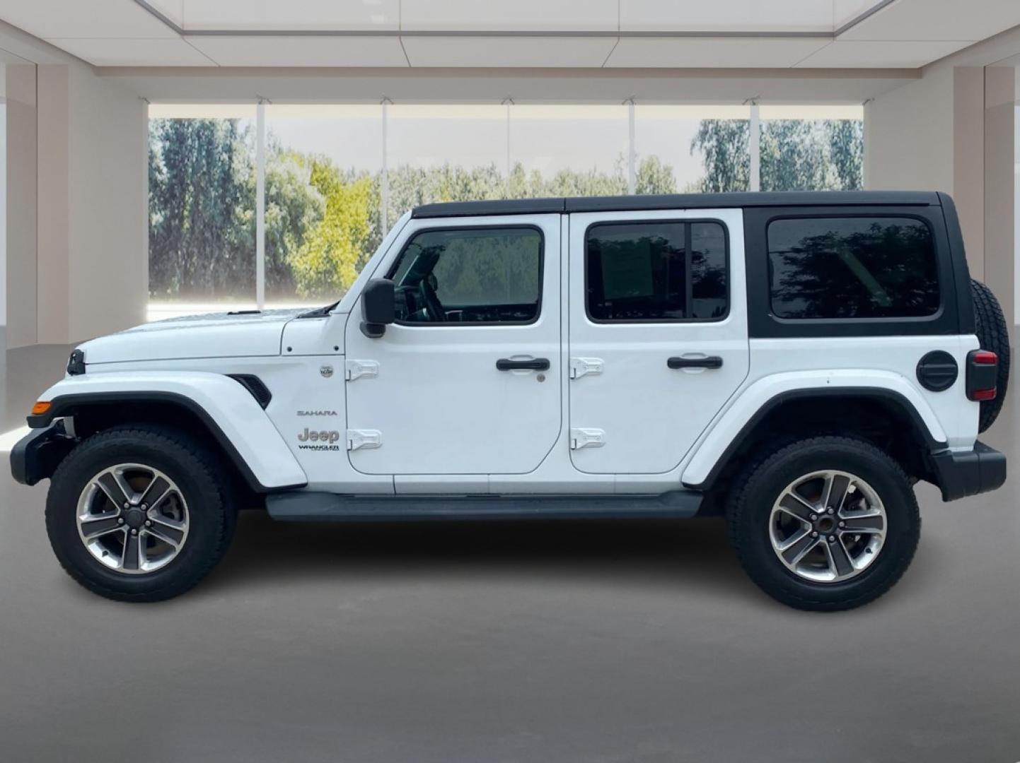 2020 WHITE JEEP WRANGLER UNLIMI SAHARA (1C4HJXEG0LW) with an 3.6L engine, Automatic transmission, located at 908 SE 14th Street, Des Moines, IA, 50317, (515) 281-0330, 41.580303, -93.597046- Photo#5